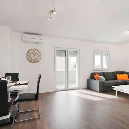 Tomo Apartament