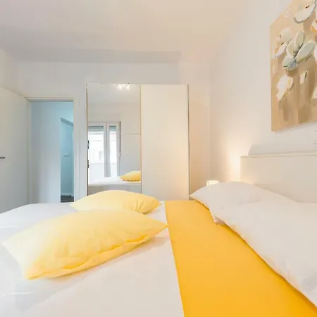 Apartament Tomo *