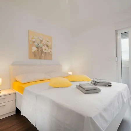 Apartament Tomo