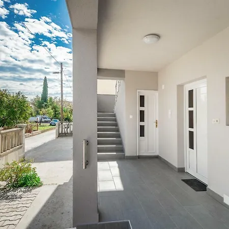 Apartament Tomo